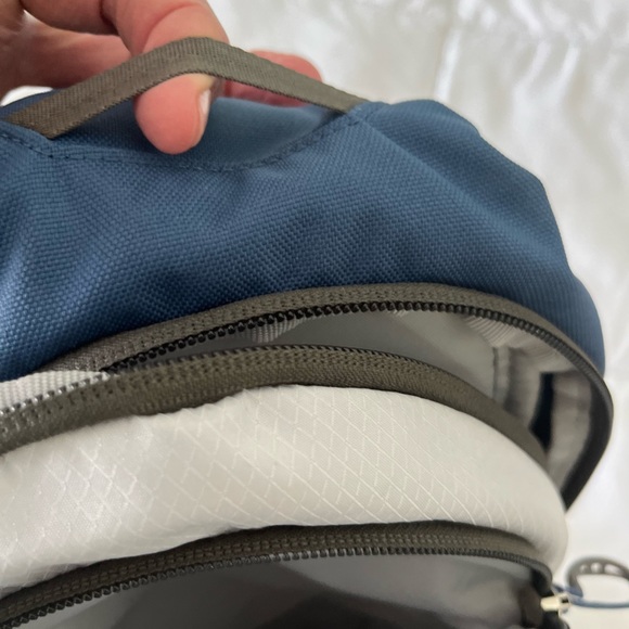 OSPREY Navy and Light Gray Mini Bag - Picture 3 of 7